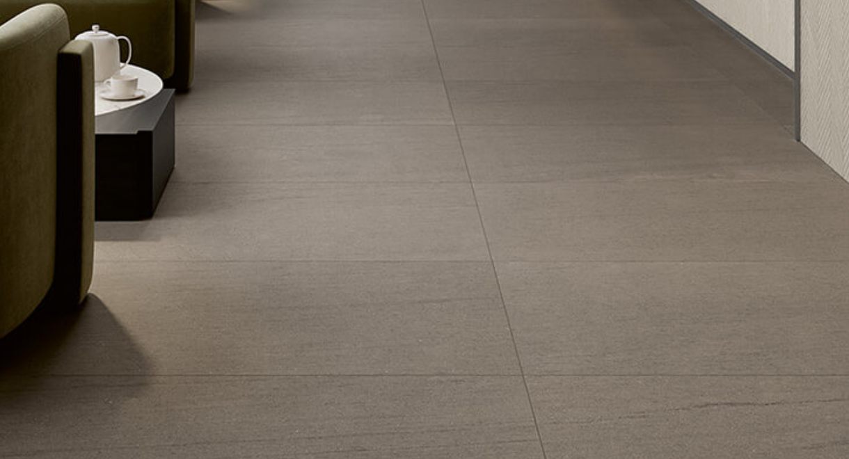 piastrelle-gres-porcellanato-effetto-pietra_Ceramiche-Coem_Remixed_Taupe-604x1208_Mosaico-Regoli-Greige