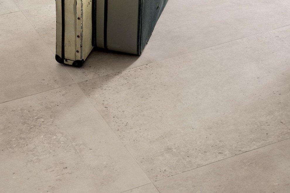 Pavimento-effetto-cemento_Ceramica-Fioranese_Concrete-Ivory1